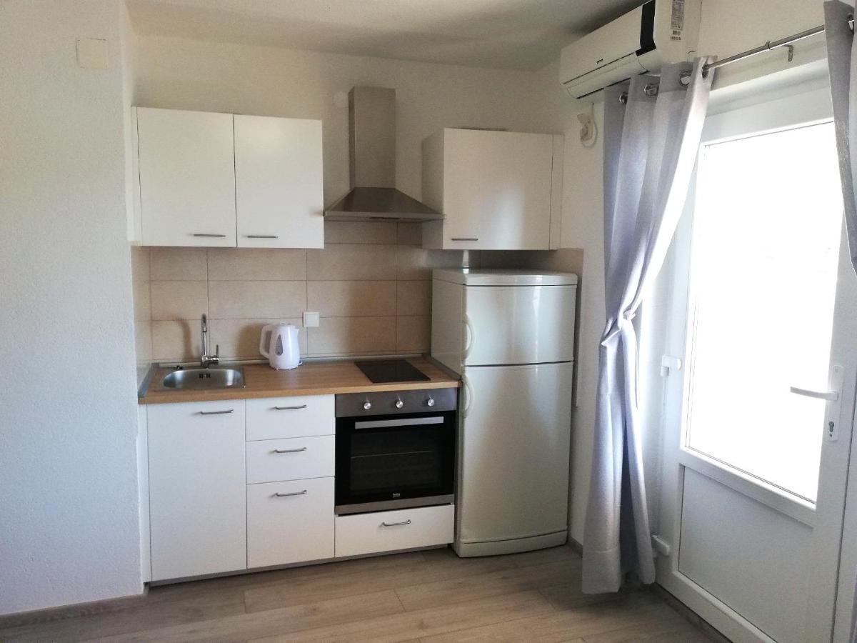 Apartments Amfora Gdinj Ngoại thất bức ảnh