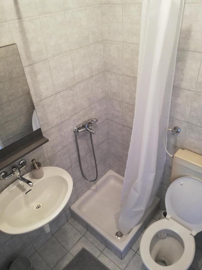 Apartments Amfora Gdinj Ngoại thất bức ảnh