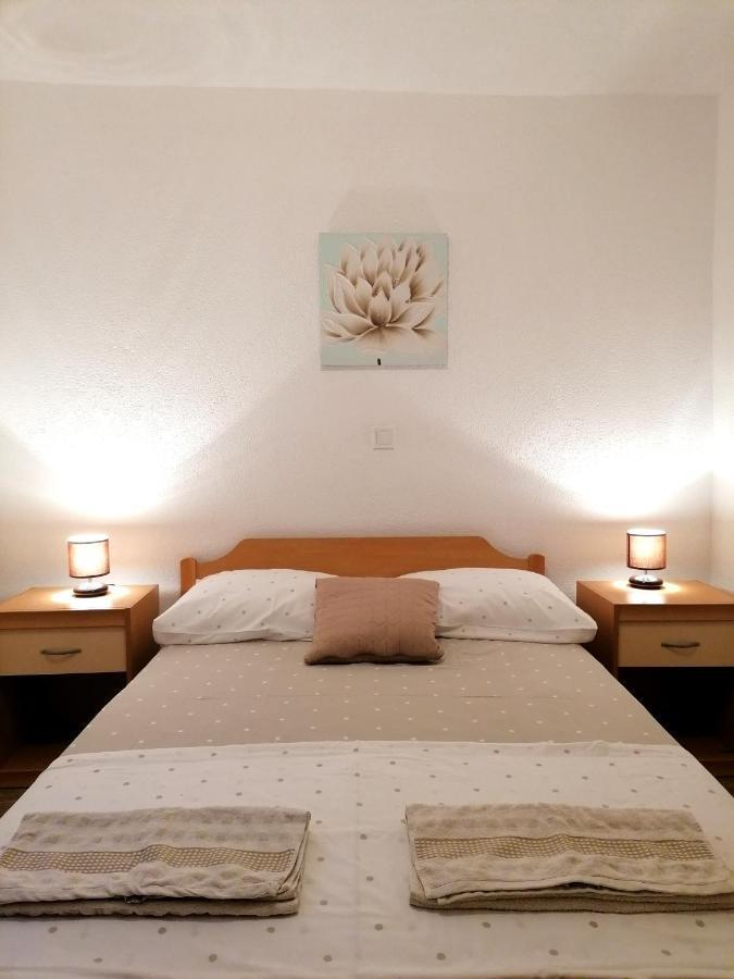 Apartments Amfora Gdinj Ngoại thất bức ảnh
