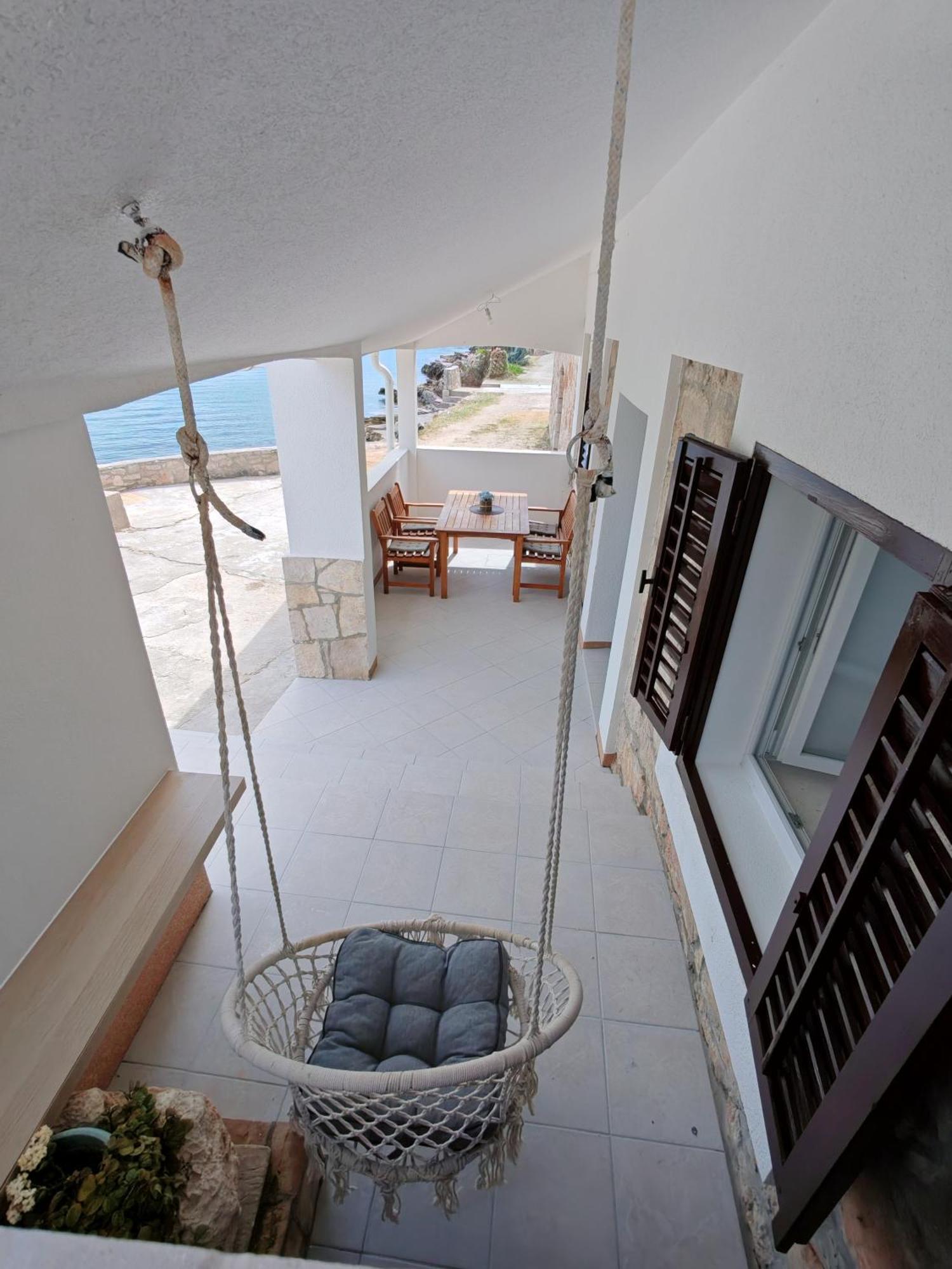 Apartments Amfora Gdinj Ngoại thất bức ảnh