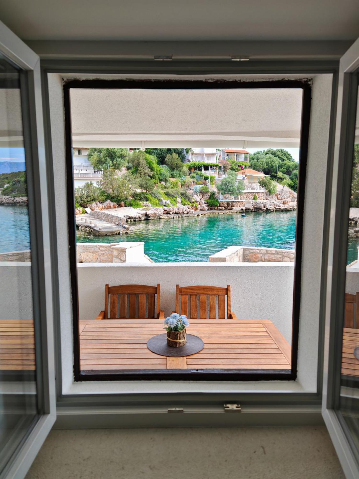 Apartments Amfora Gdinj Ngoại thất bức ảnh