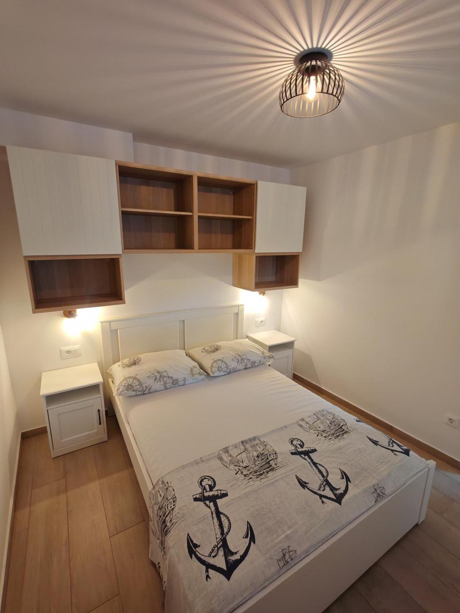 Apartments Amfora Gdinj Ngoại thất bức ảnh