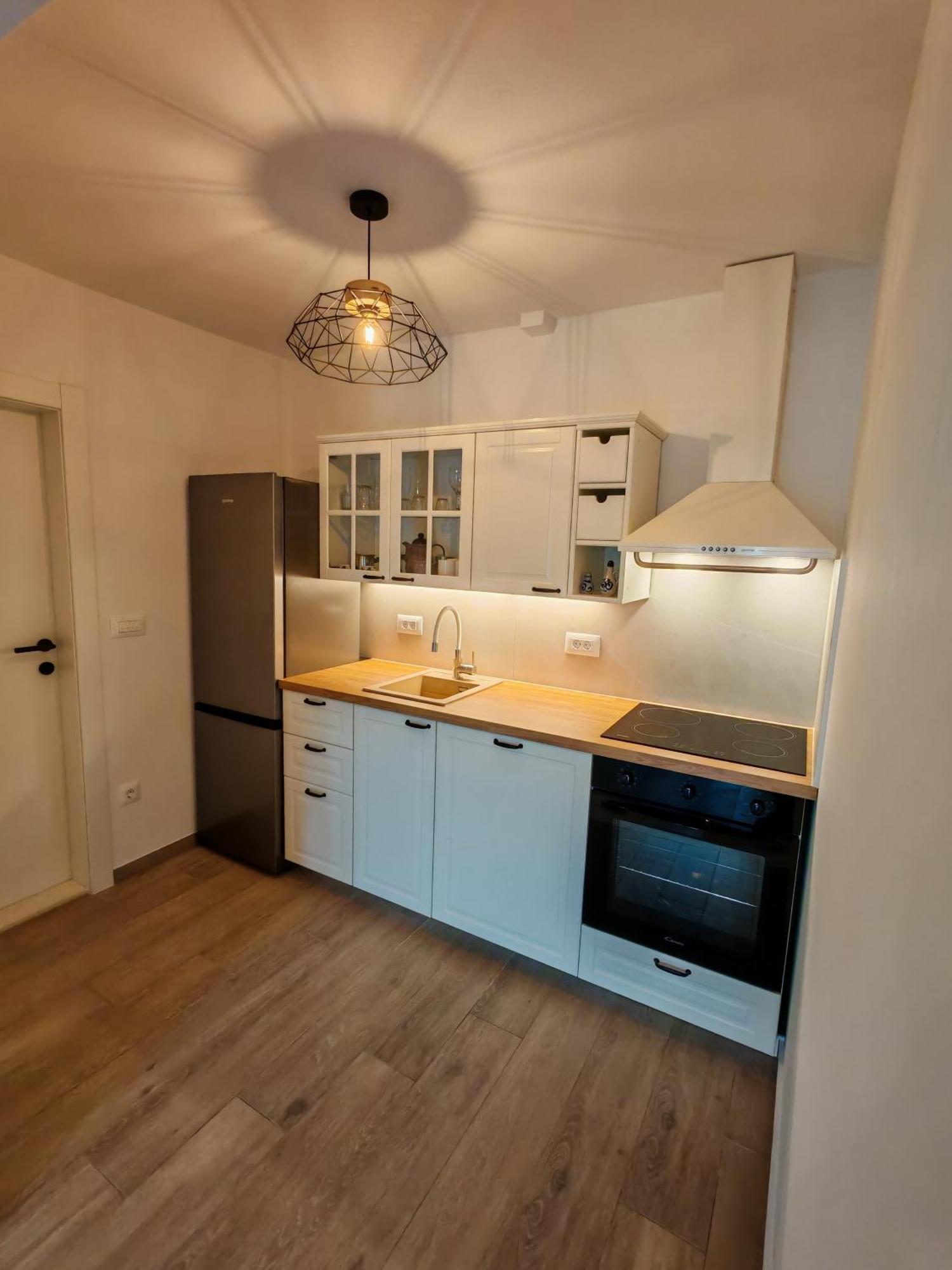 Apartments Amfora Gdinj Ngoại thất bức ảnh