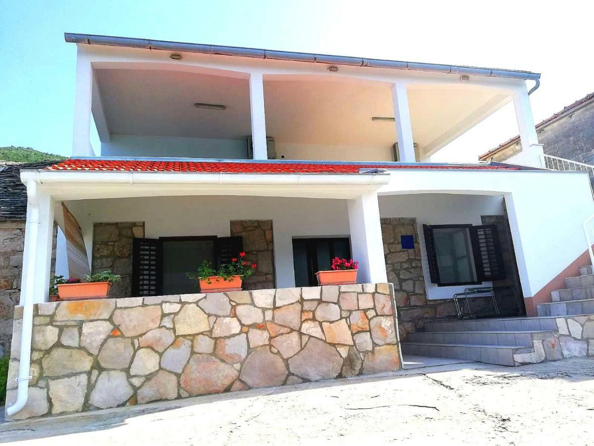 Apartments Amfora Gdinj Ngoại thất bức ảnh